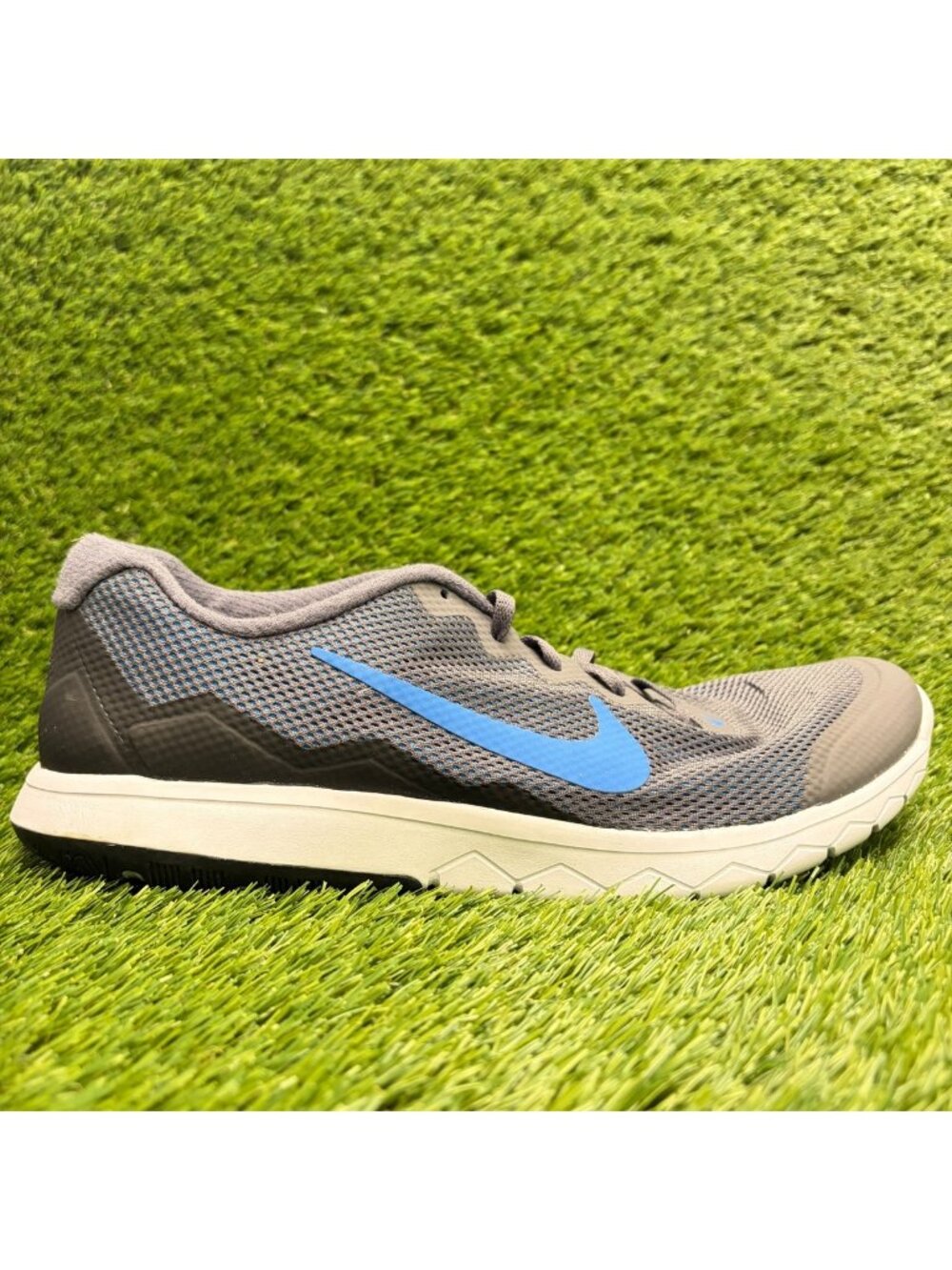 Nike Flex Experience RN 4 Mens Size 11.5 Gray Athletic Running Shoes Sneakers